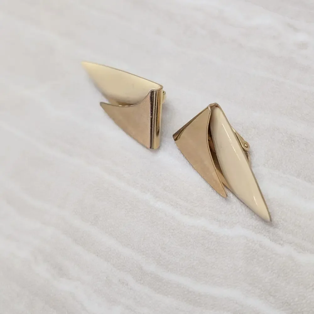 Vintage Clip On Earrings Gold Tone & Cream 1.25